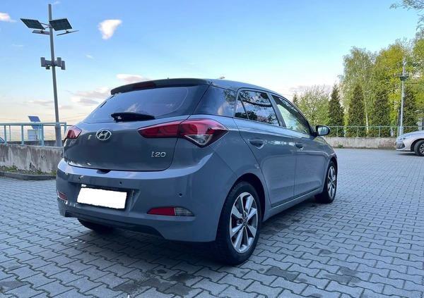 Hyundai i20 cena 35900 przebieg: 131000, rok produkcji 2015 z Stryków małe 497